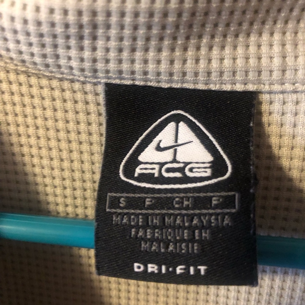 ACG Nike Button Up - Picture 3 of 3